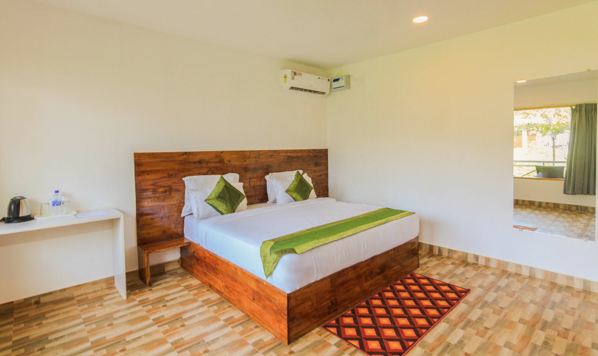 Treebo Lands End Beach Resort Морджим Экстерьер фото