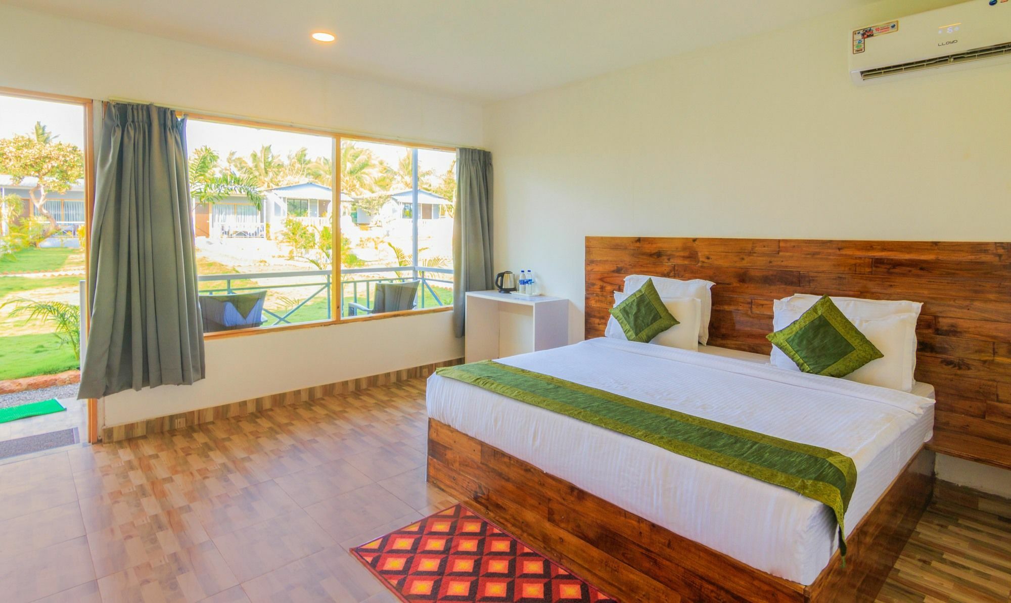 Treebo Lands End Beach Resort Морджим Экстерьер фото
